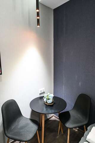 Отель XM Tbilisi Тбилиси Двухместный номер с 2 отдельными кроватями и ванной комнатой-2