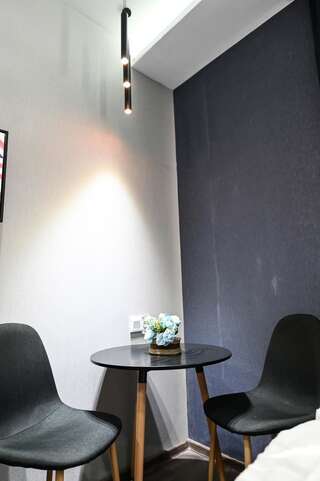 Отель XM Tbilisi Тбилиси Двухместный номер с 2 отдельными кроватями и ванной комнатой-3